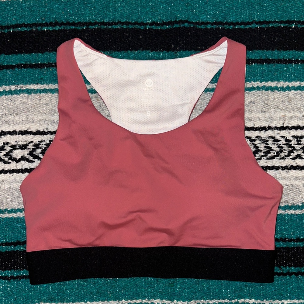 Senita Athletics *NWOT* Women's Sports Bra with Removable Pads